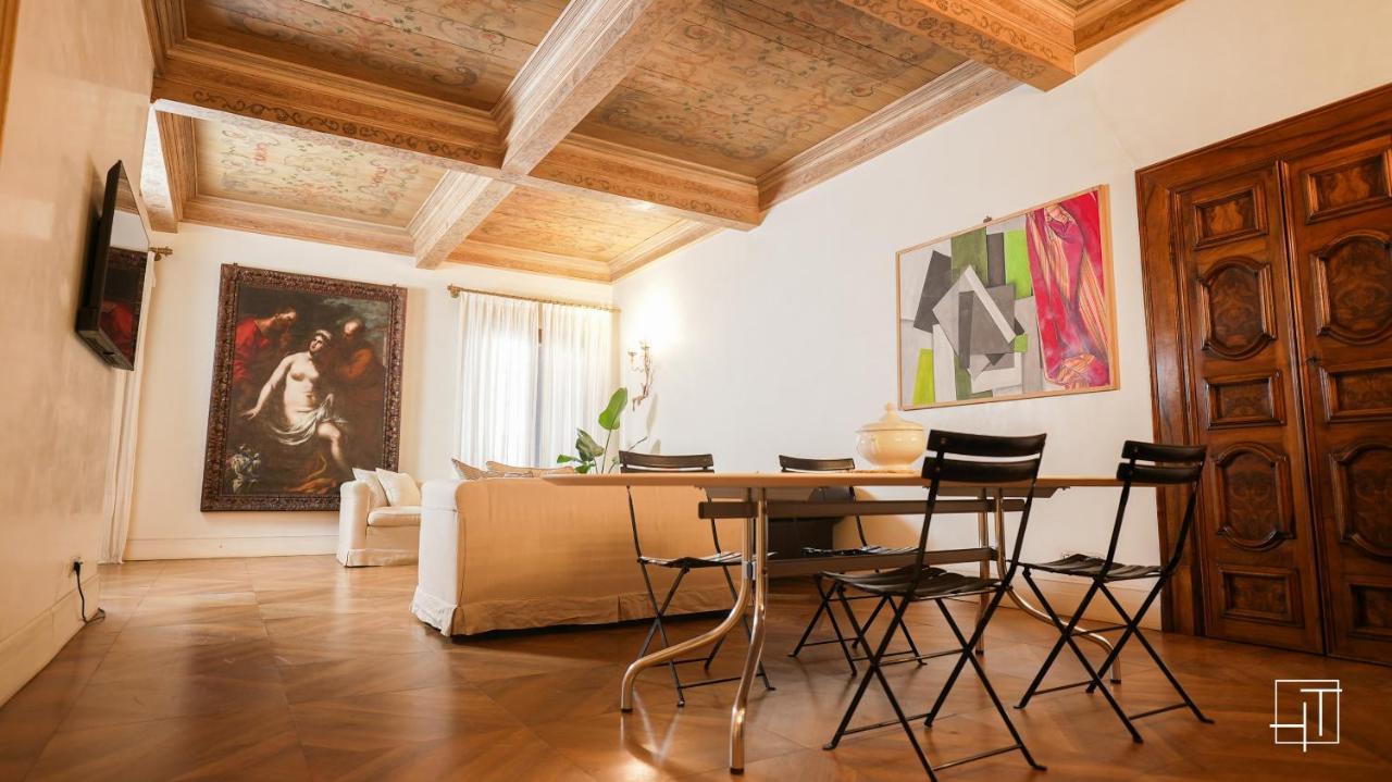 Ht - Casa Del Pittore In Piazza Delle Erbe 파도바 외부 사진